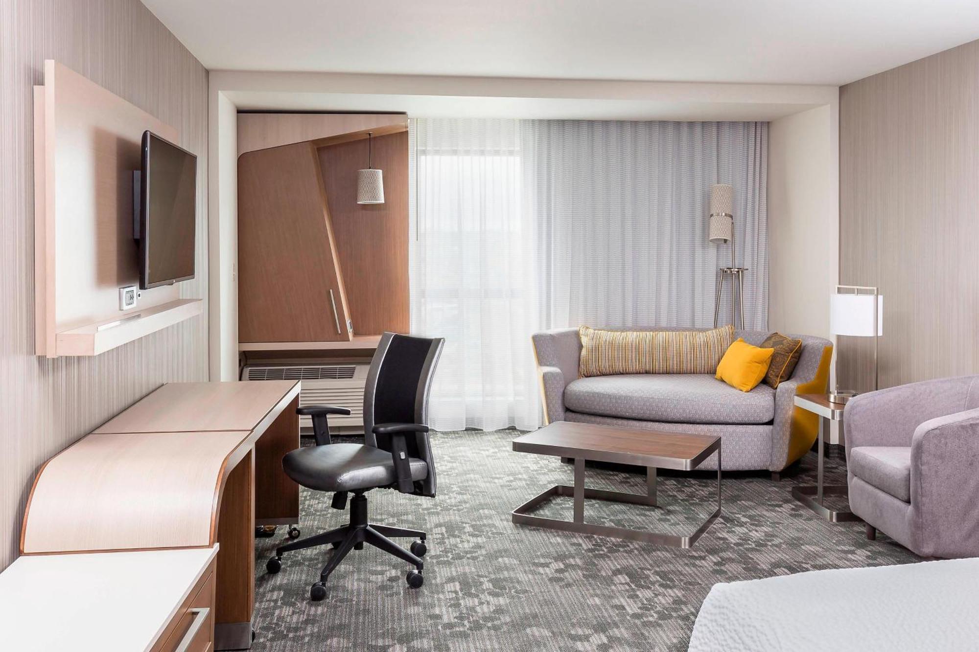 Hotel Courtyard By Marriott Bismarck North Esterno foto