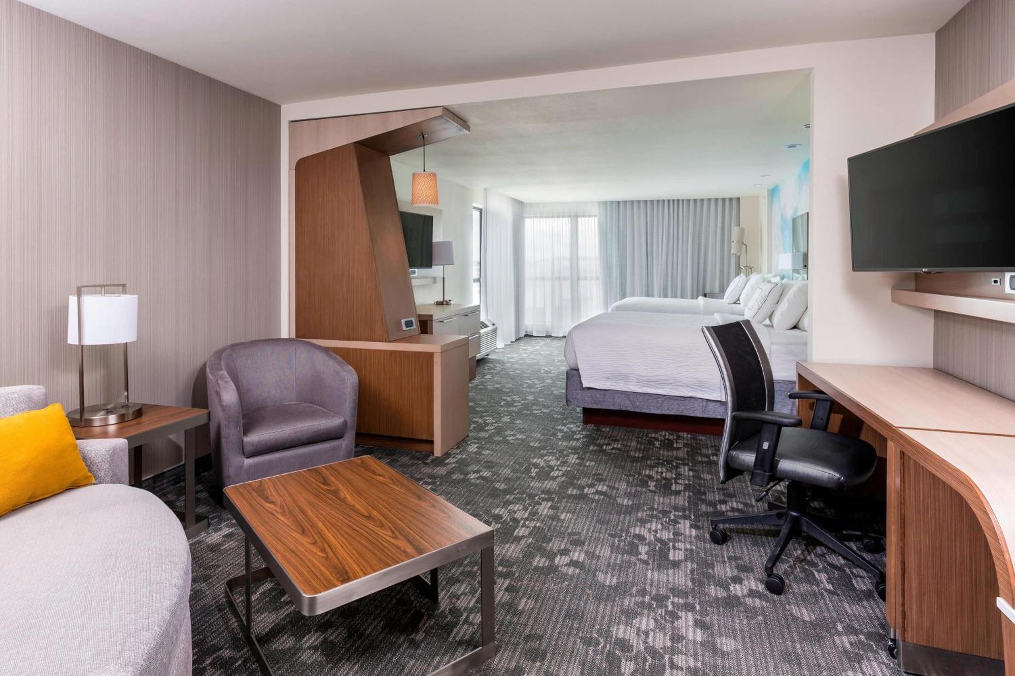 Hotel Courtyard By Marriott Bismarck North Esterno foto