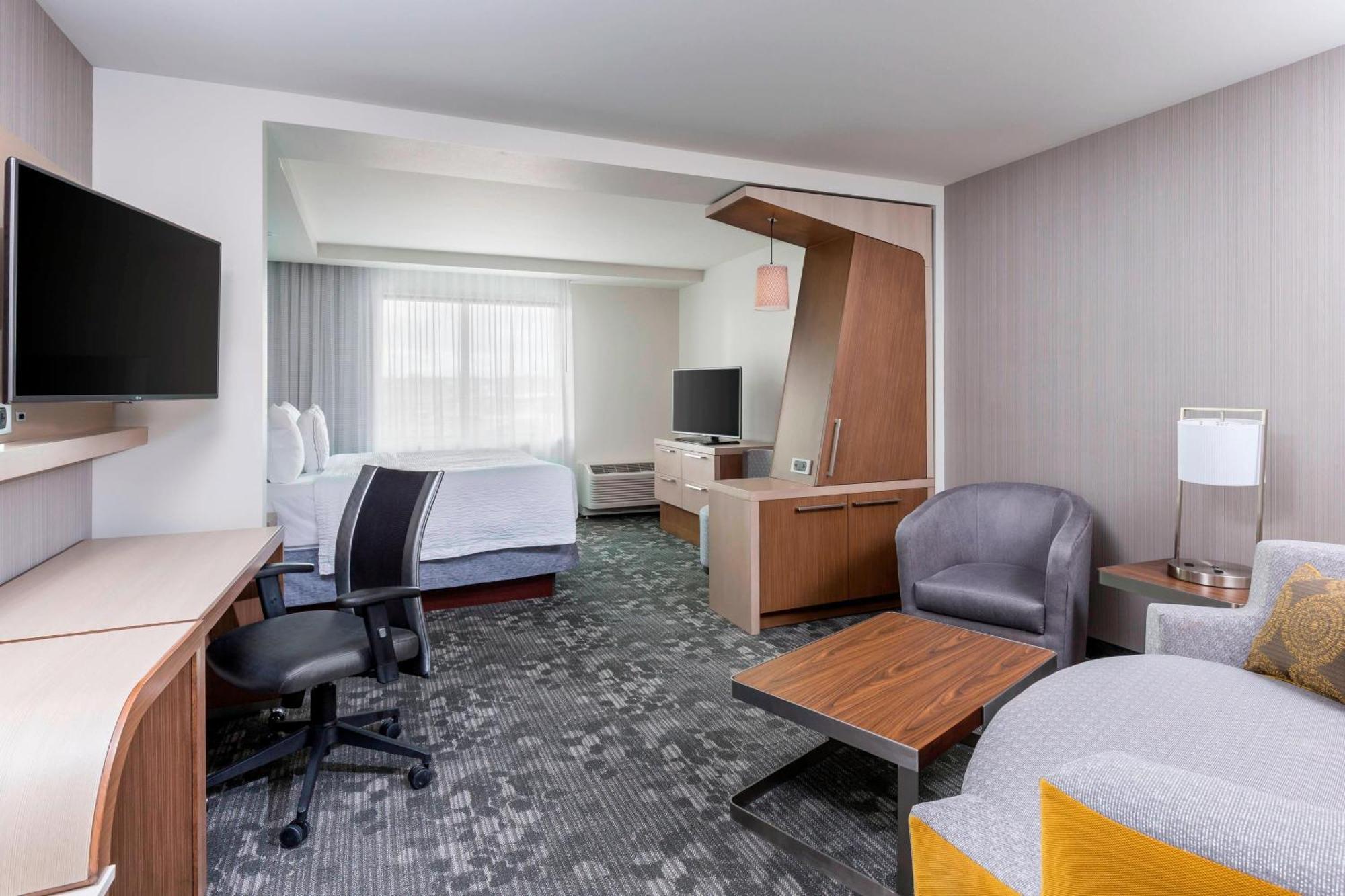 Hotel Courtyard By Marriott Bismarck North Esterno foto