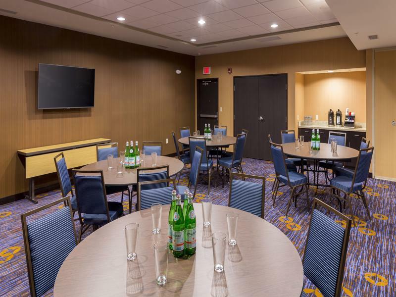 Hotel Courtyard By Marriott Bismarck North Esterno foto